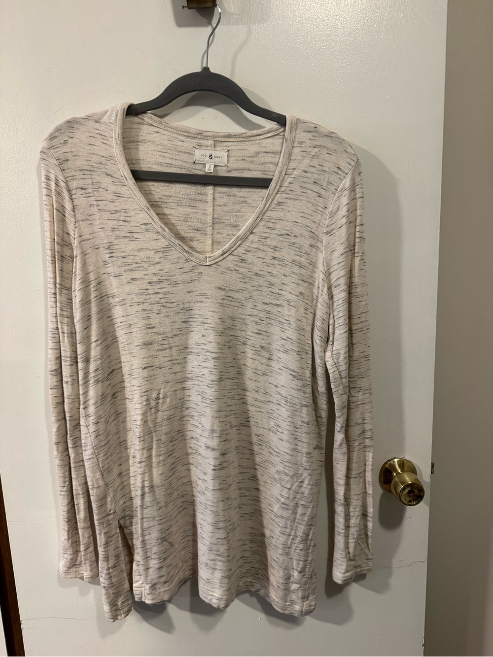 Women’s Lou & Grey V-Neck Long Sleeve Shirt Top - Heather Grey - Size Small